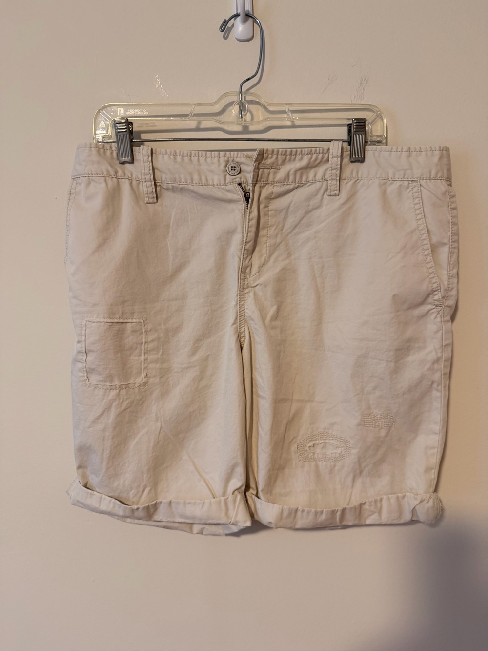 ☀️✨ Calvin Klein Beige Cargo Bermuda Shorts ✨☀️